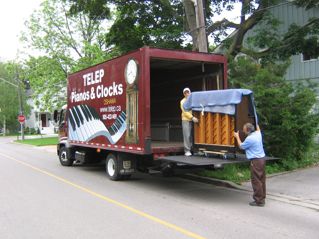 Piano Moving truck with hydraulic lift